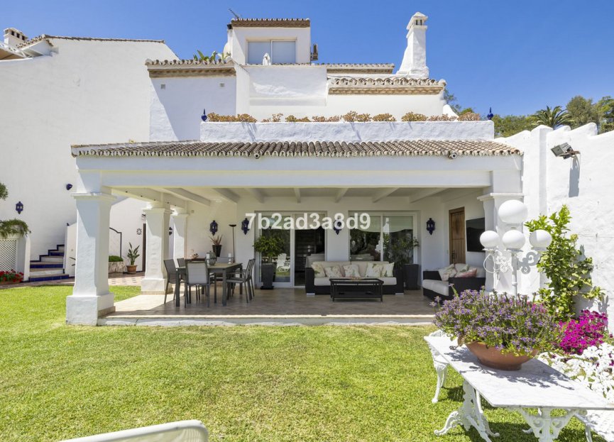 Resale - House - Townhouse - Marbella - Nueva Andalucia