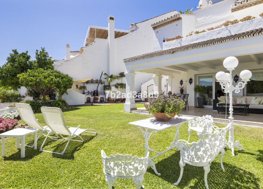 Resale - House - Townhouse - Marbella - Nueva Andalucia