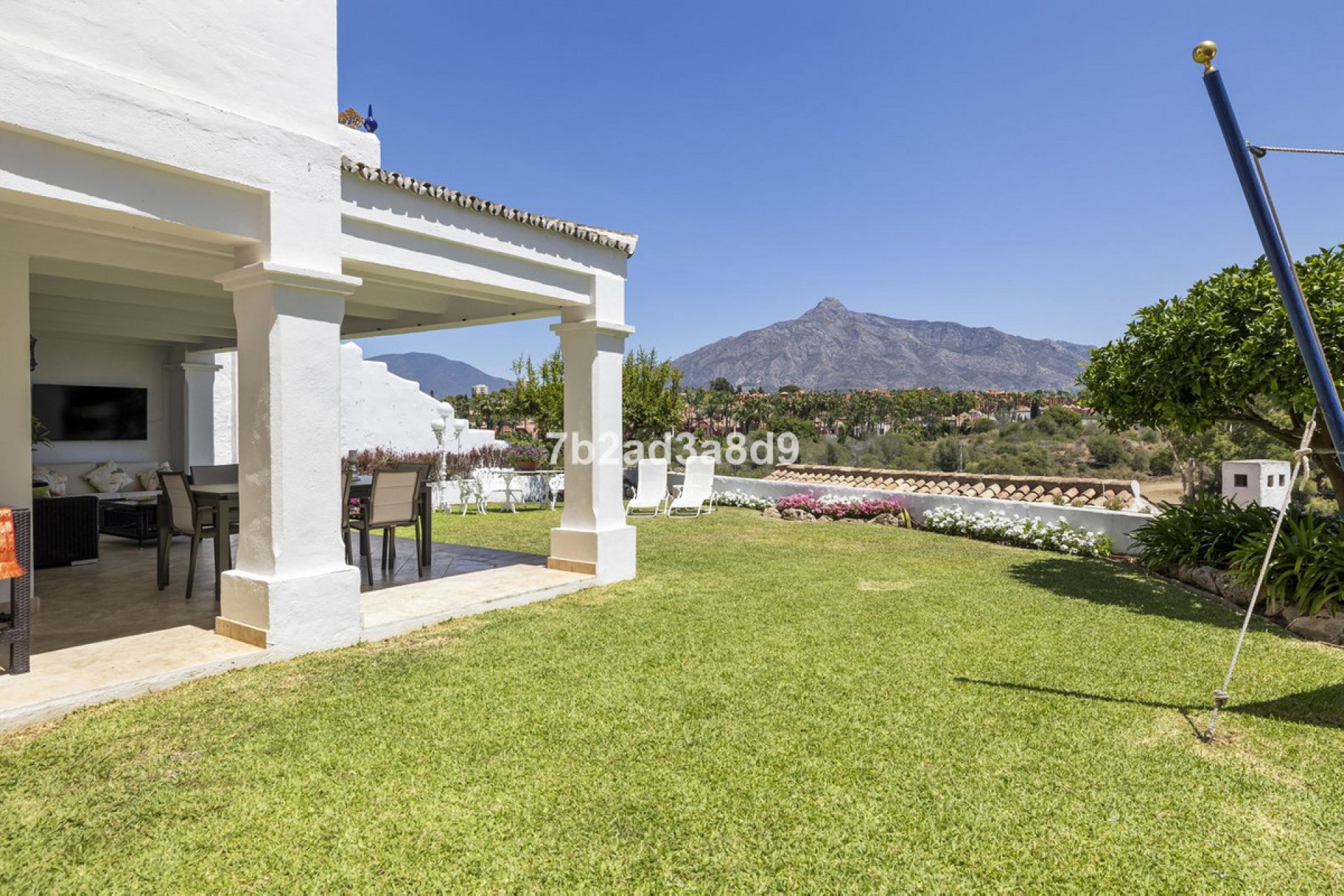 Resale - House - Townhouse - Marbella - Nueva Andalucia