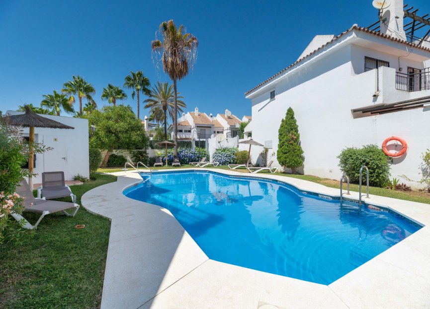 Resale - House - Townhouse - Marbella - Nueva Andalucia