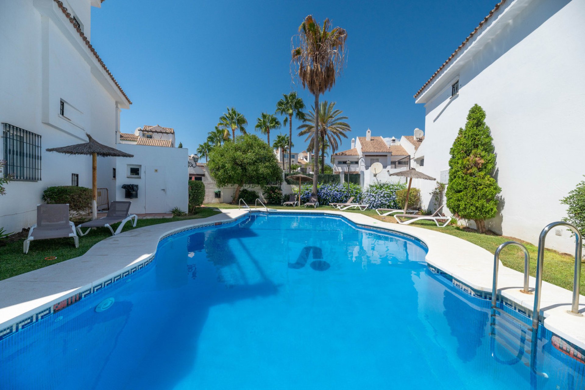 Resale - House - Townhouse - Marbella - Nueva Andalucia