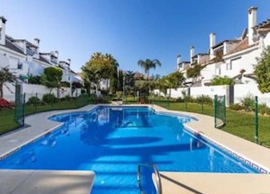 Resale - House - Townhouse - Marbella - Nueva Andalucia