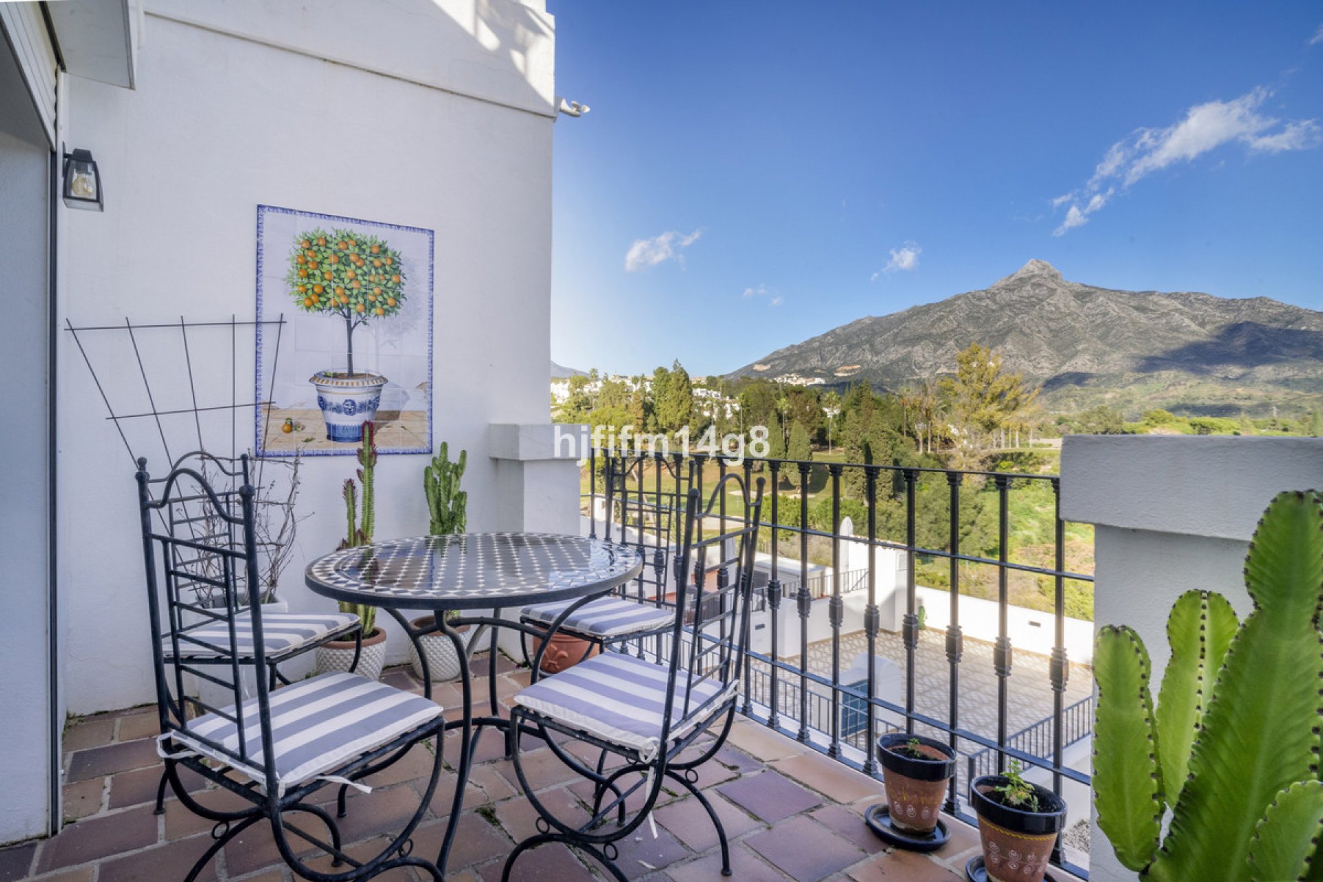 Resale - House - Townhouse - Marbella - Nueva Andalucia