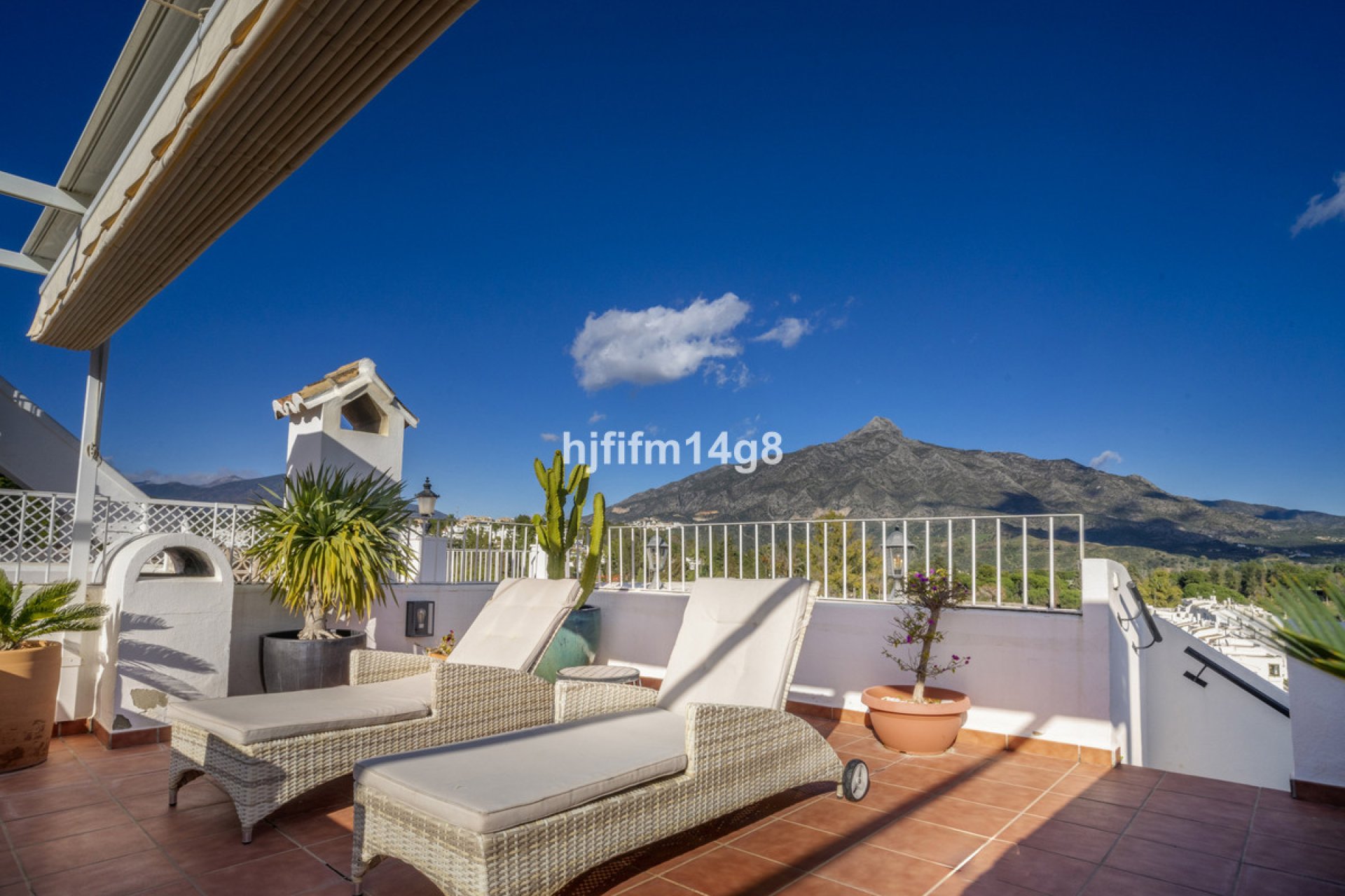 Resale - House - Townhouse - Marbella - Nueva Andalucia