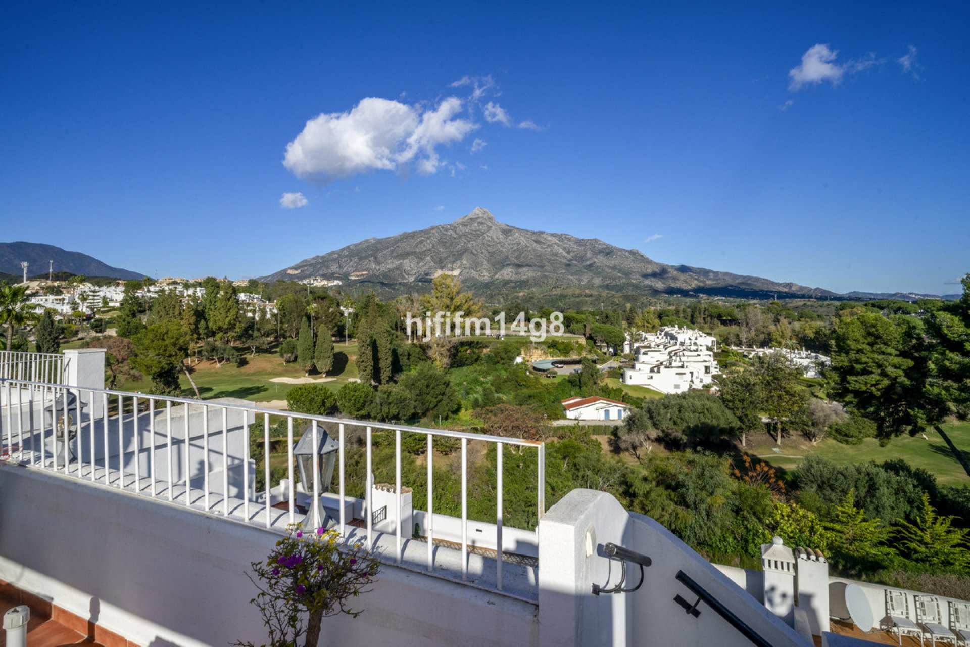 Resale - House - Townhouse - Marbella - Nueva Andalucia