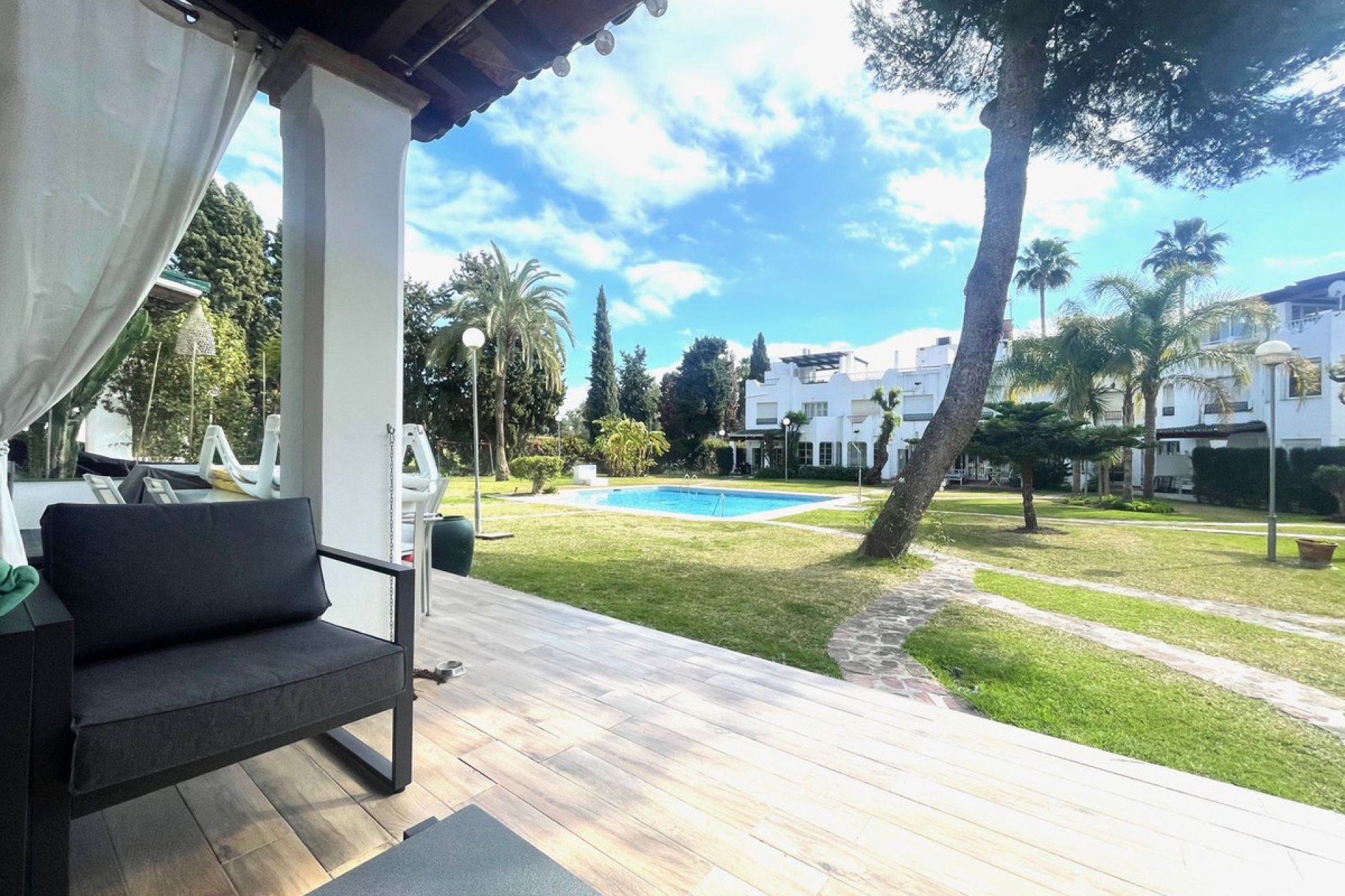 Resale - House - Townhouse - Marbella - Nueva Andalucia