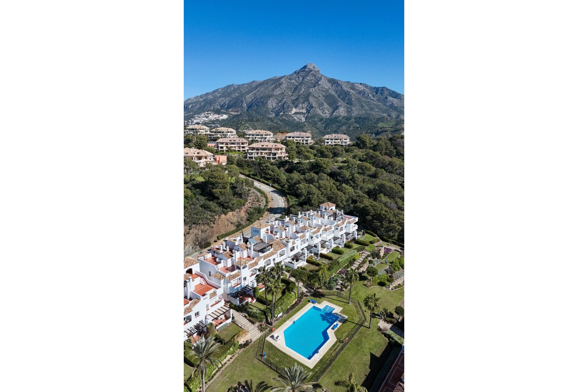 Resale - House - Townhouse - Marbella - Nueva Andalucia