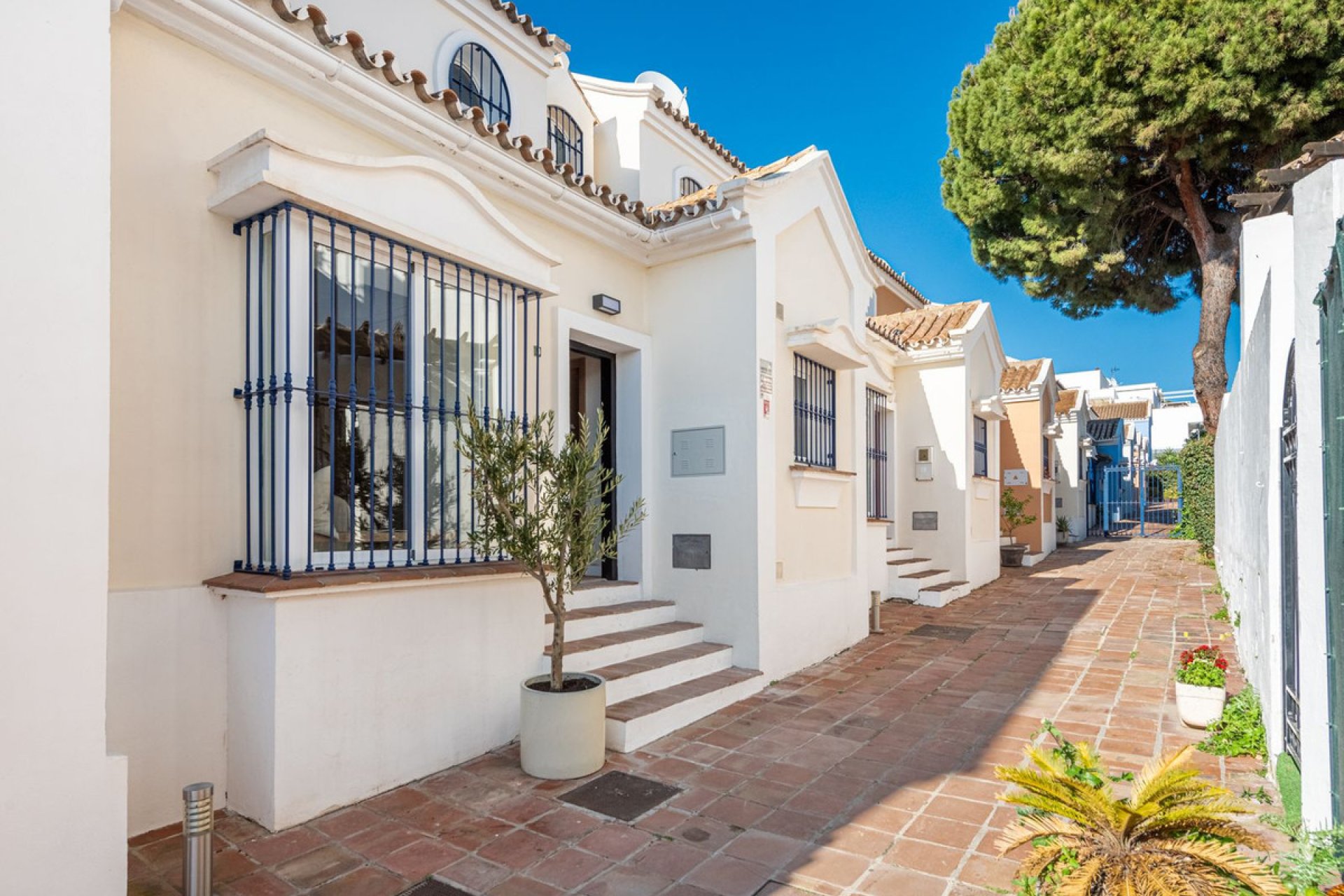 Resale - House - Townhouse - Marbella - Nueva Andalucia