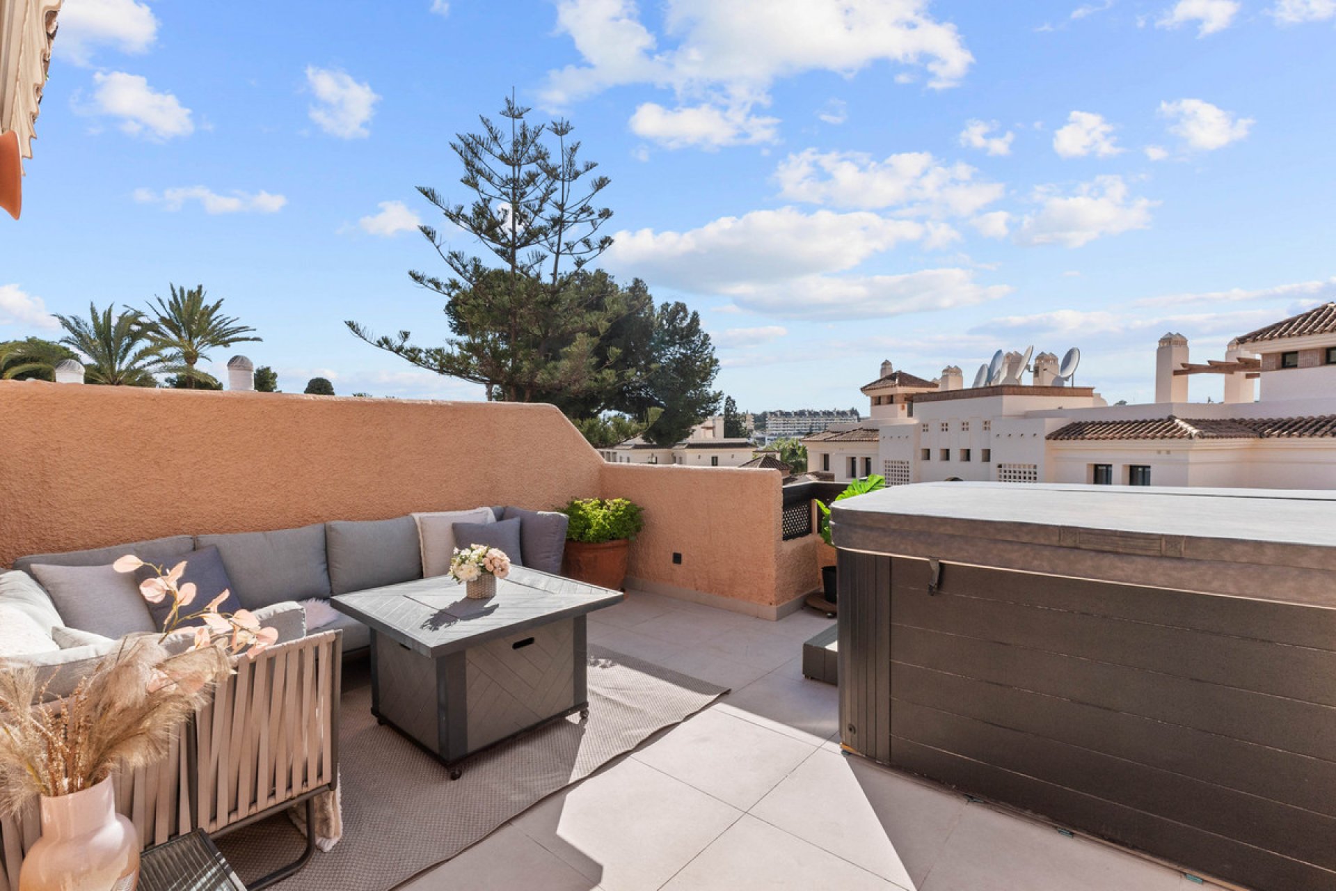 Resale - House - Townhouse - Marbella - Nueva Andalucia