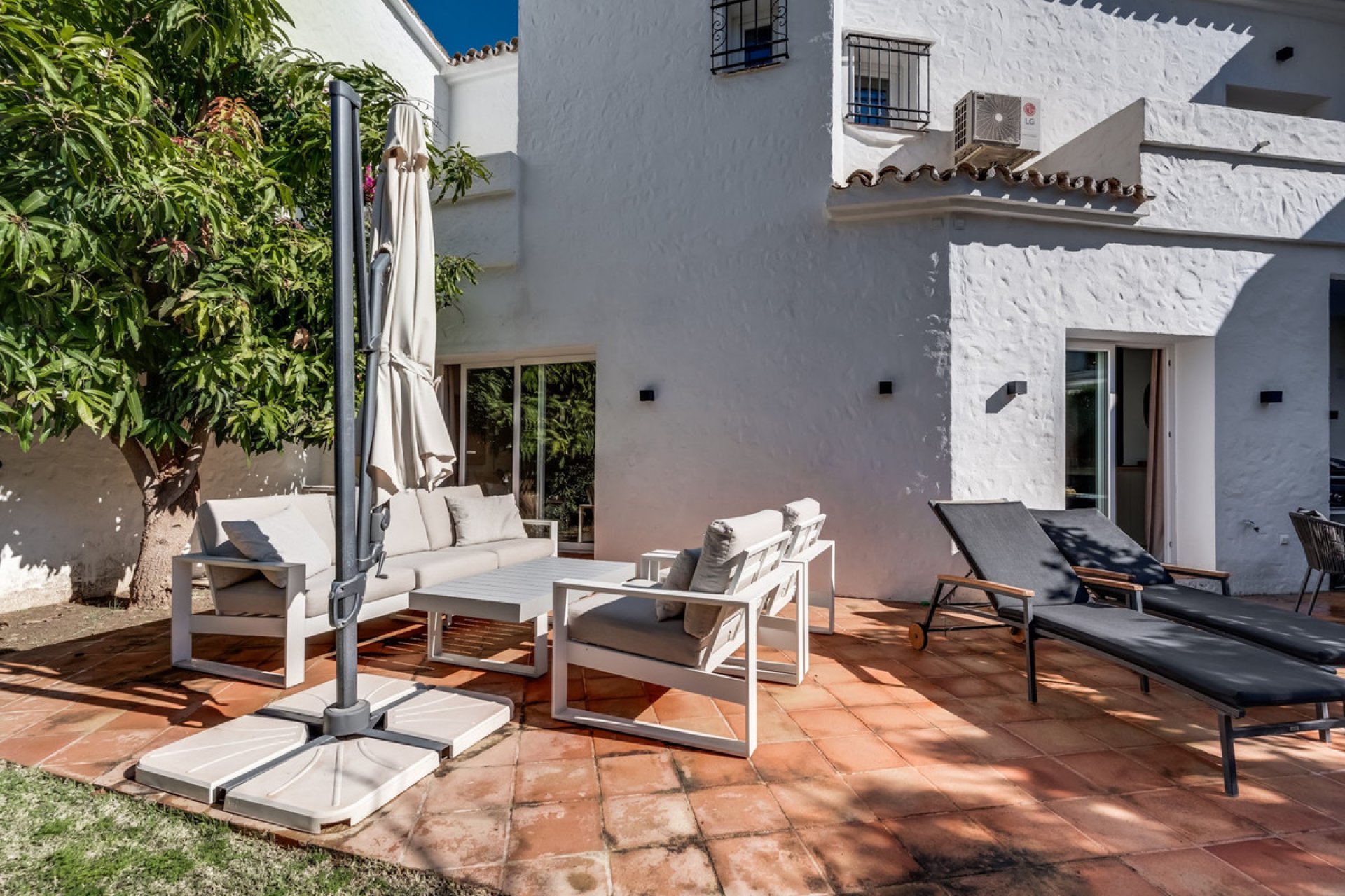 Resale - House - Townhouse - Marbella - Nueva Andalucia