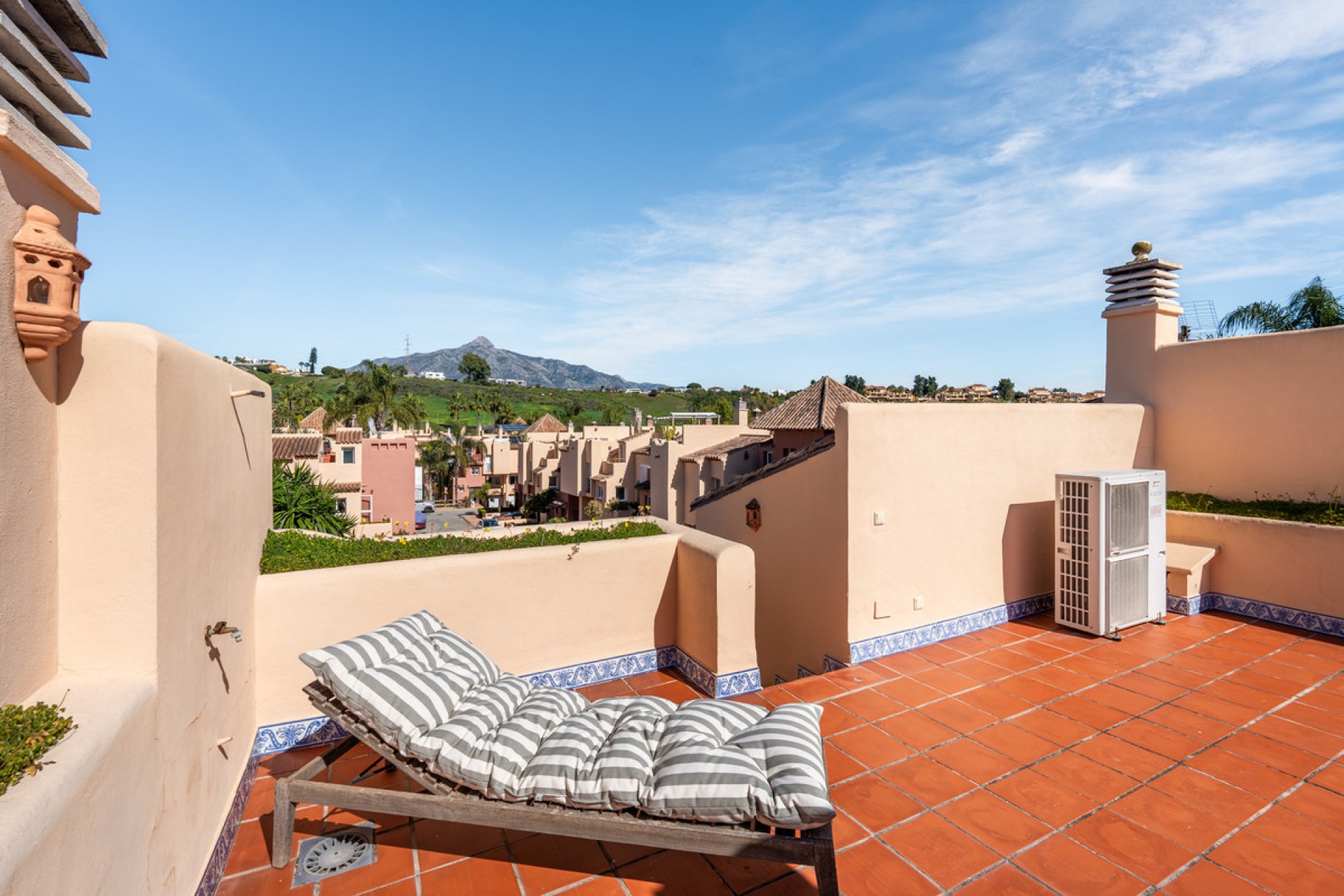 Resale - House - Townhouse - Marbella - Nueva Andalucia