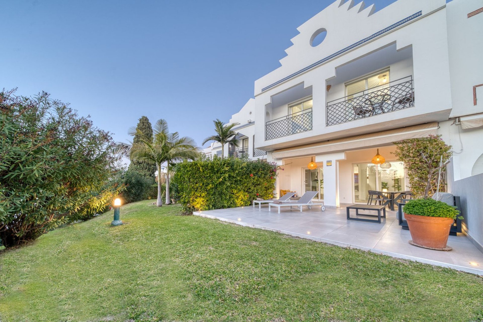 Resale - House - Townhouse - Marbella - Nueva Andalucia