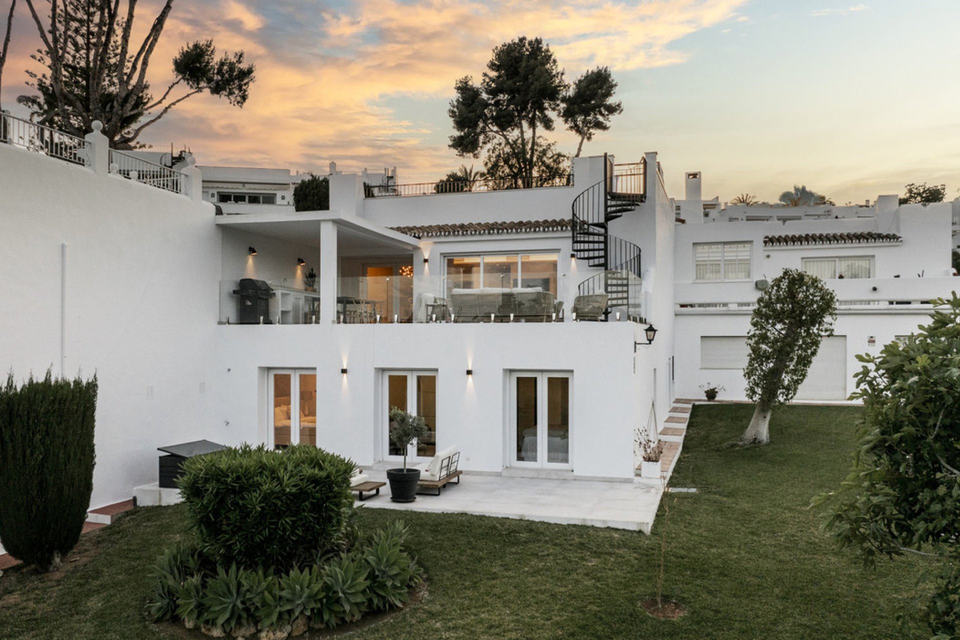 Resale - House - Townhouse - Marbella - Nueva Andalucia