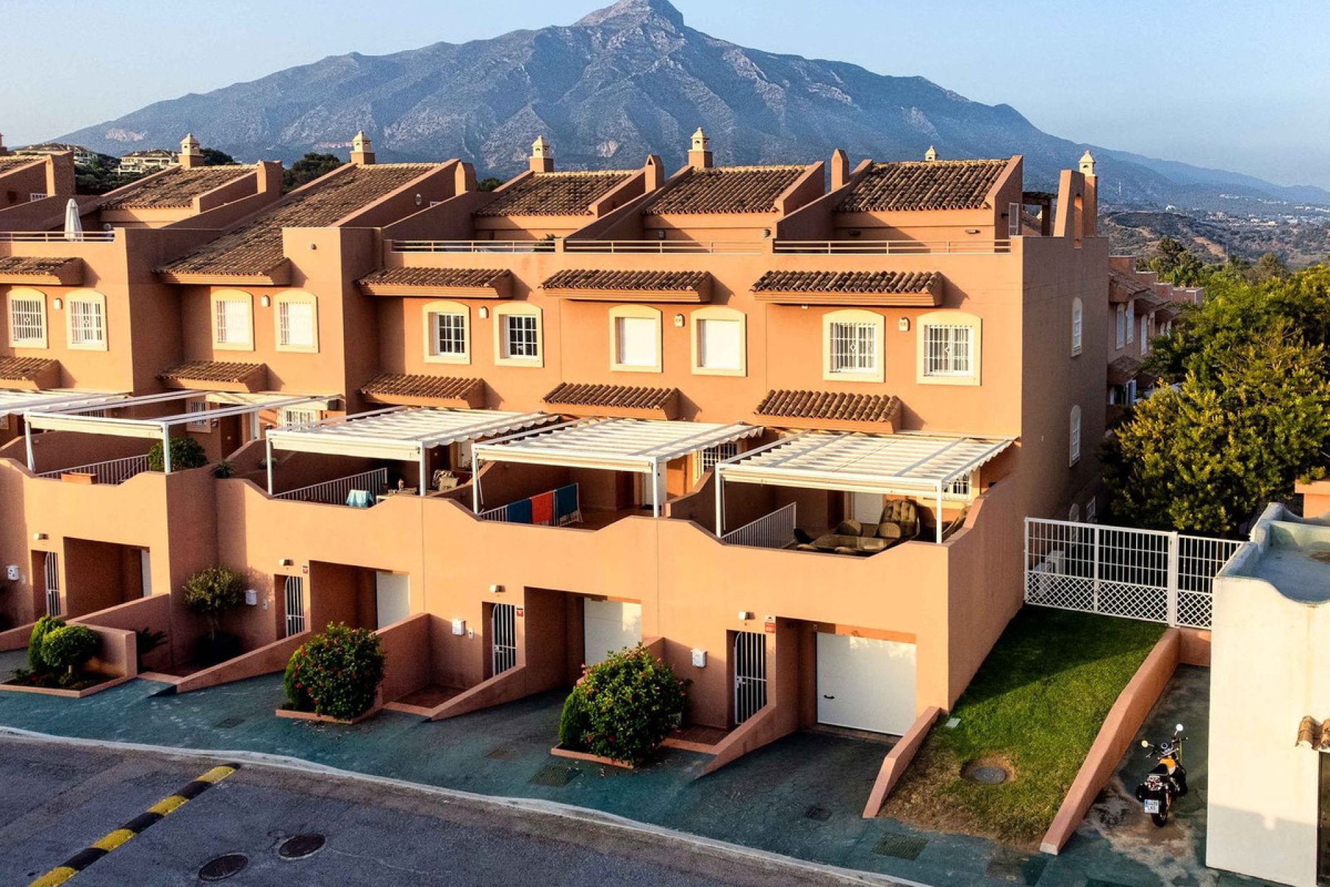 Resale - House - Townhouse - Marbella - Nueva Andalucia