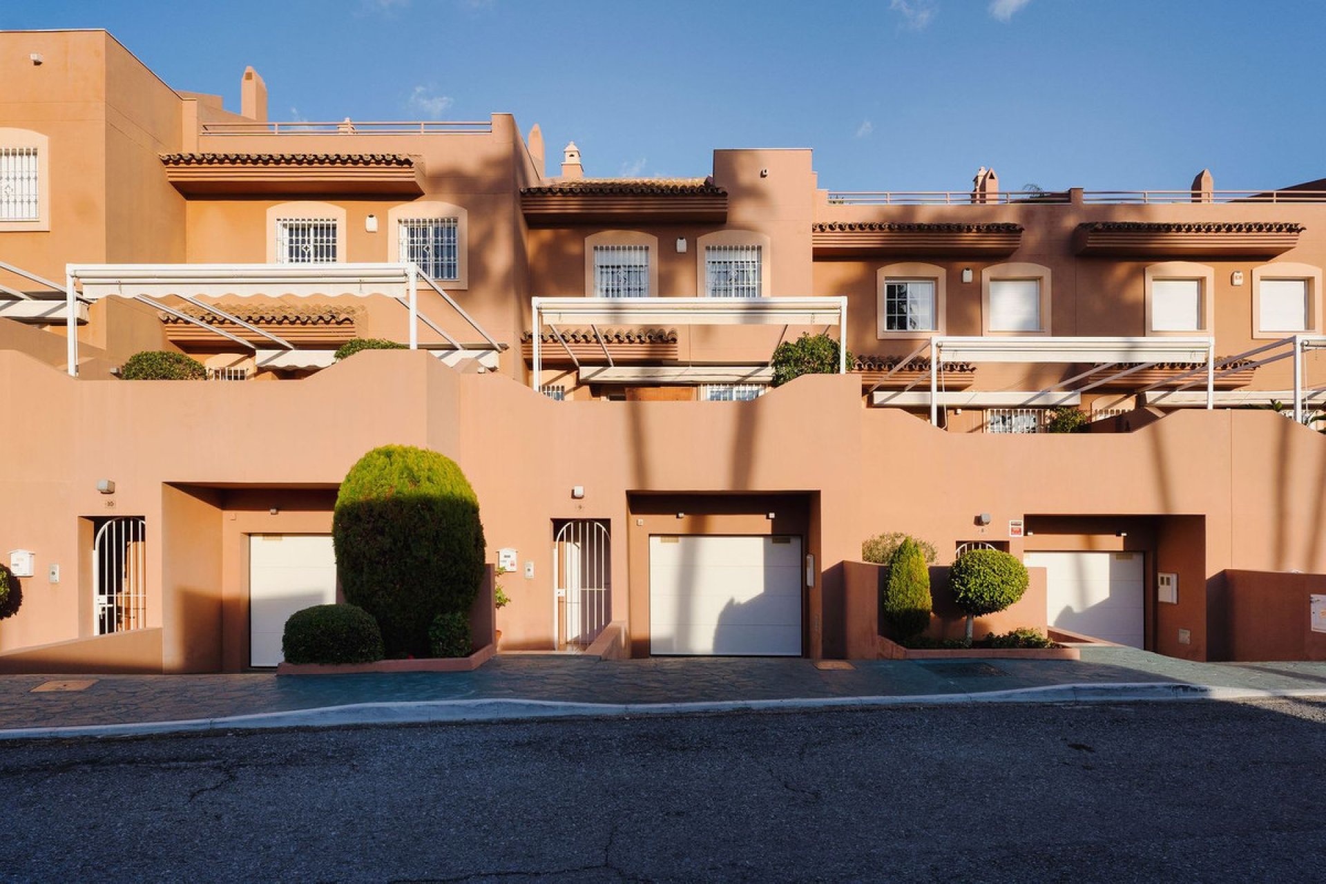 Resale - House - Townhouse - Marbella - Nueva Andalucia