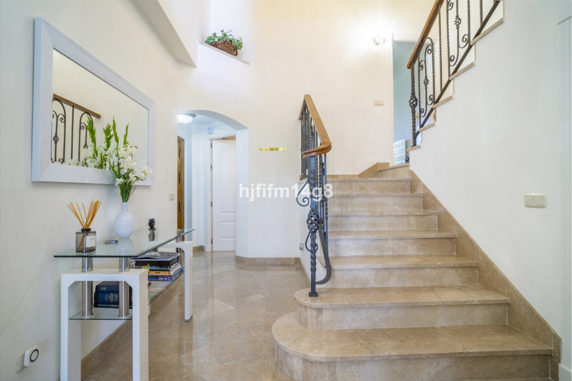 Resale - House - Townhouse - Marbella - Nueva Andalucia