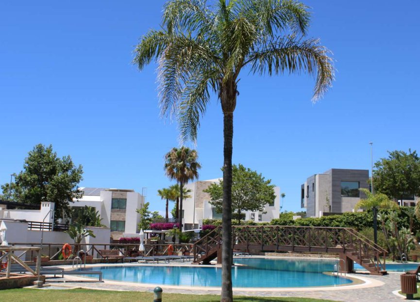 Resale - House - Townhouse - Marbella - Santa Clara