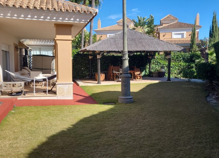 Resale - House - Townhouse - Marbella - Santa Clara