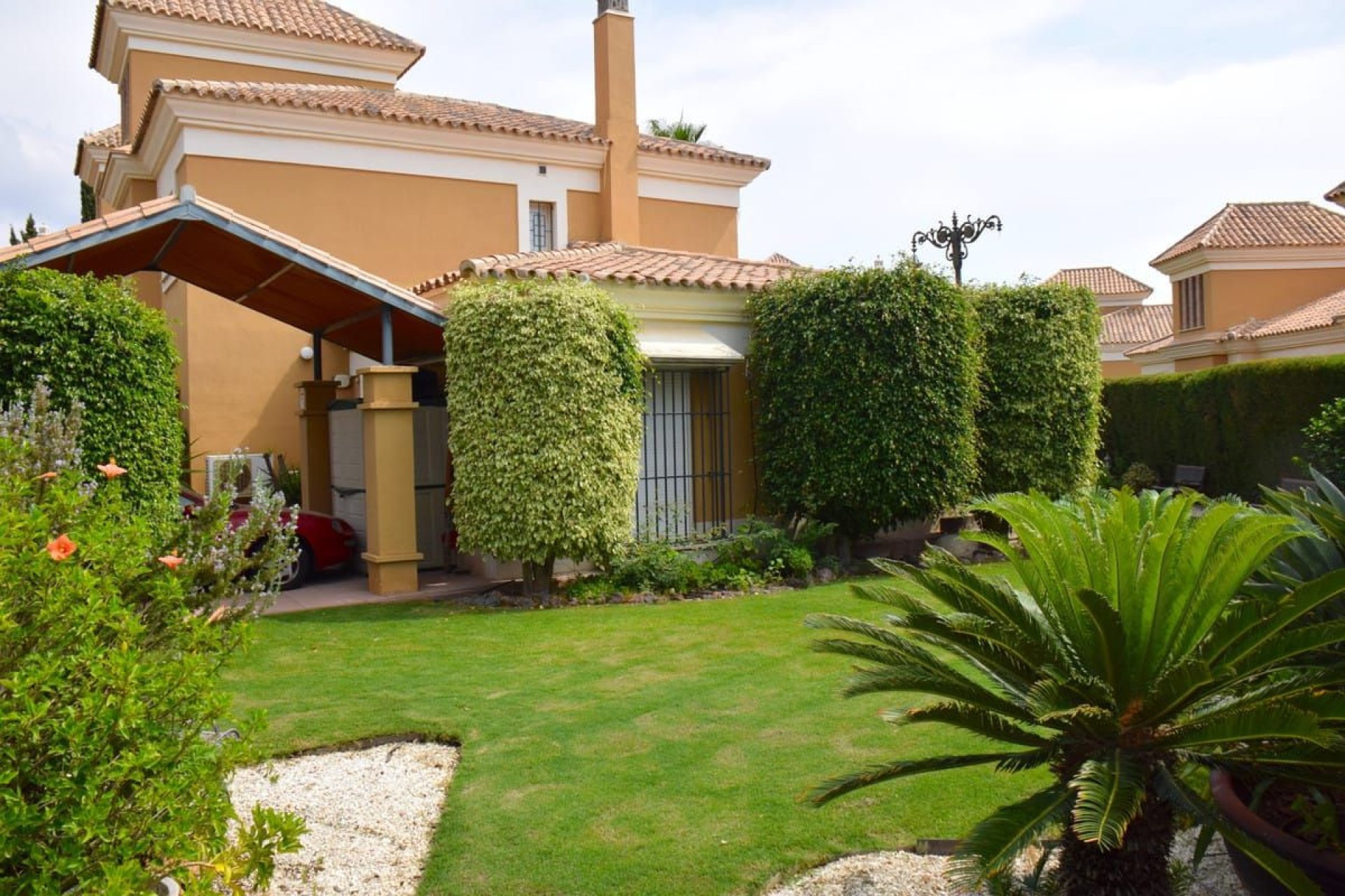 Resale - House - Townhouse - Marbella - Santa Clara