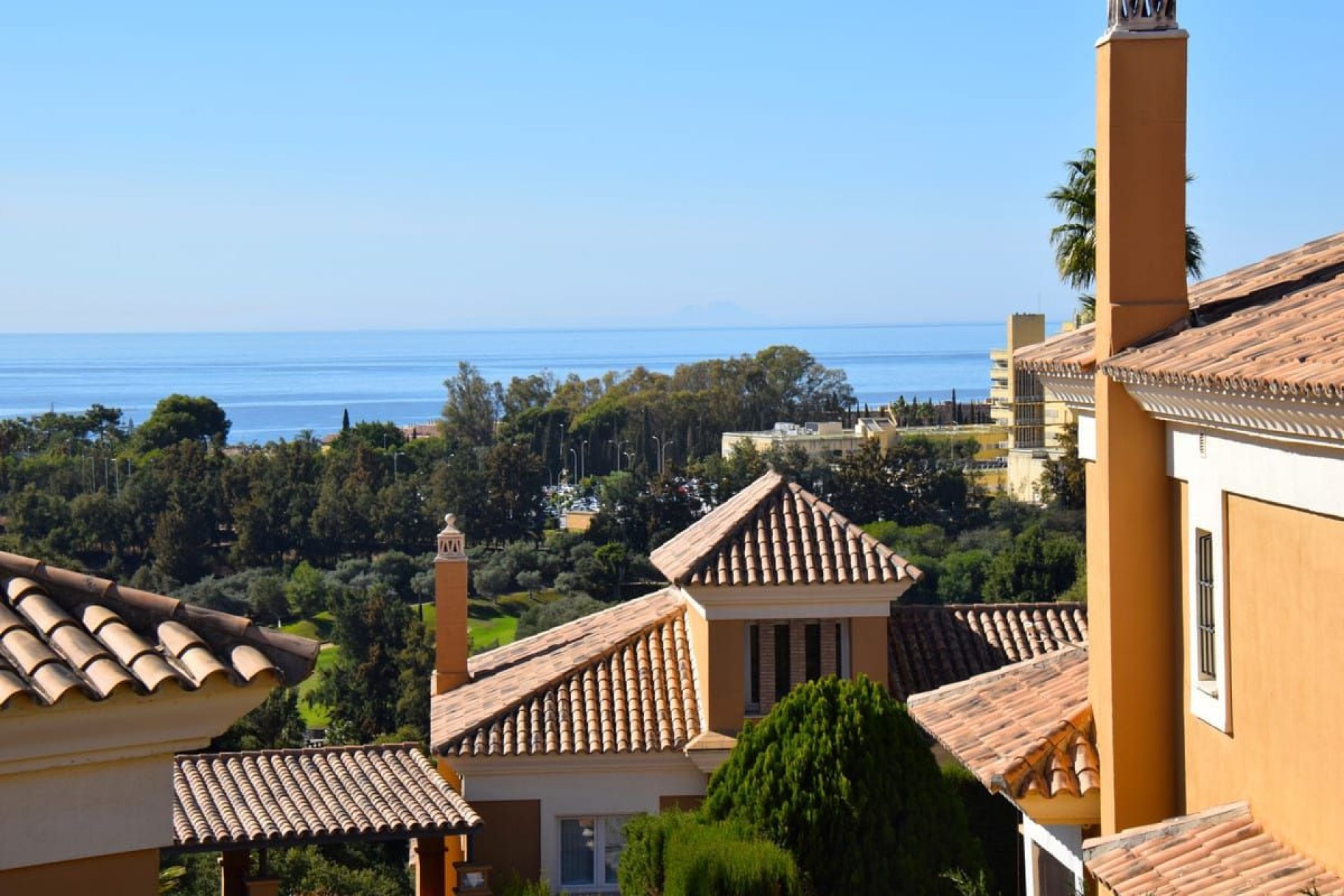 Resale - House - Townhouse - Marbella - Santa Clara