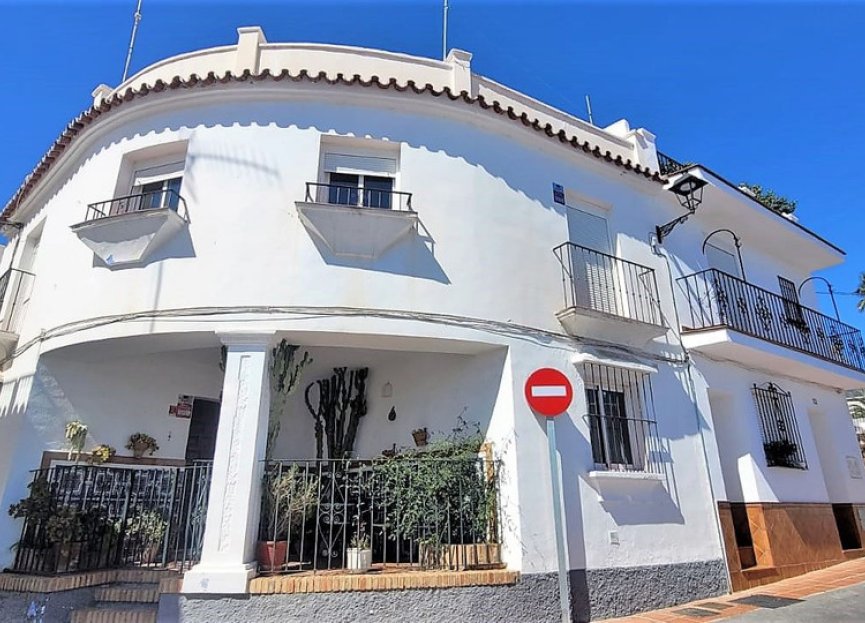 Resale - House - Townhouse - Marbella