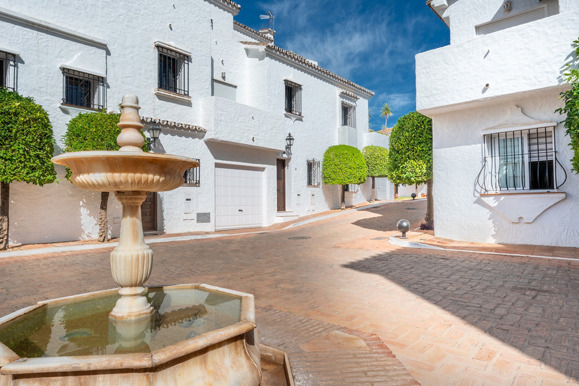 Resale - House - Townhouse - Marbella