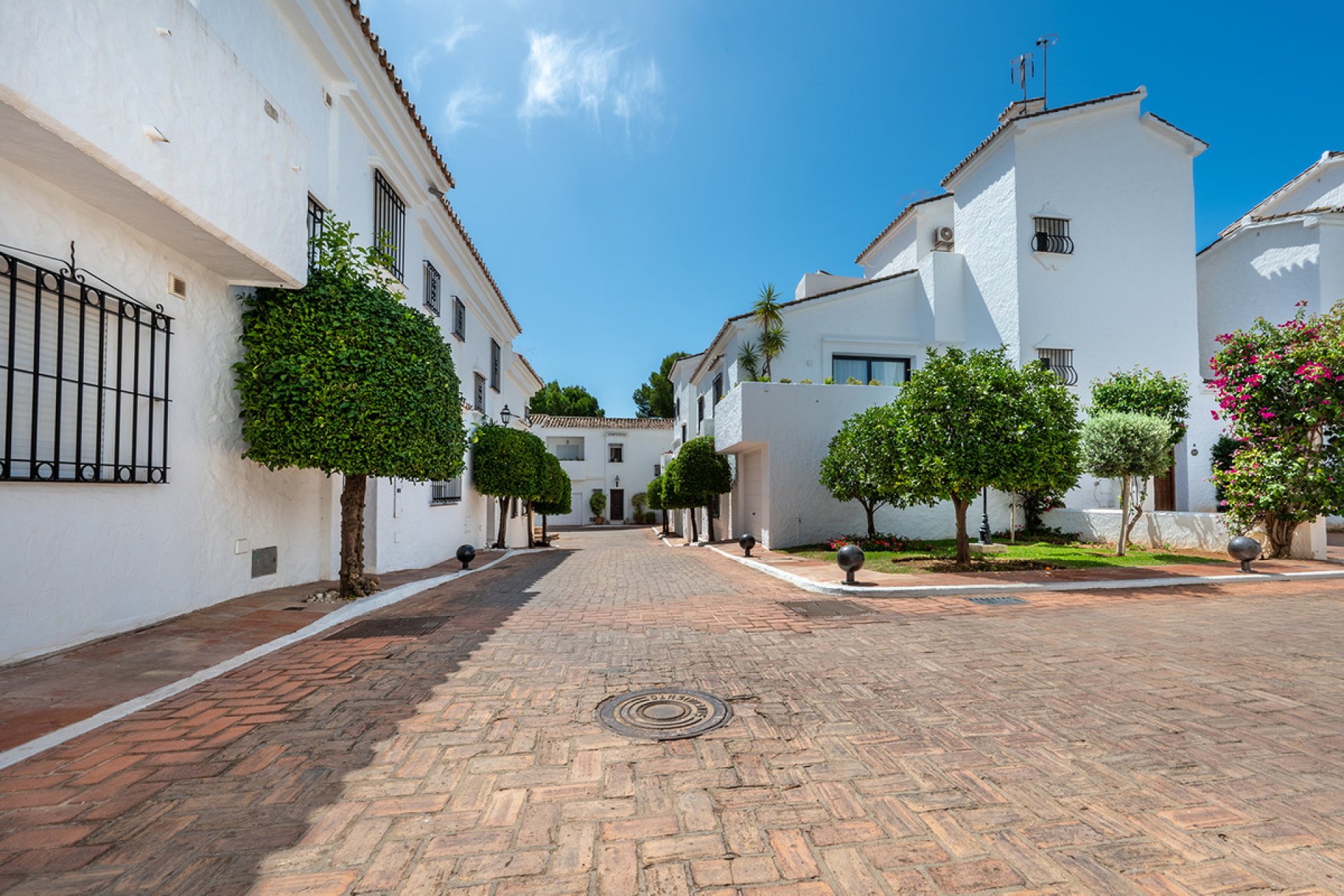 Resale - House - Townhouse - Marbella