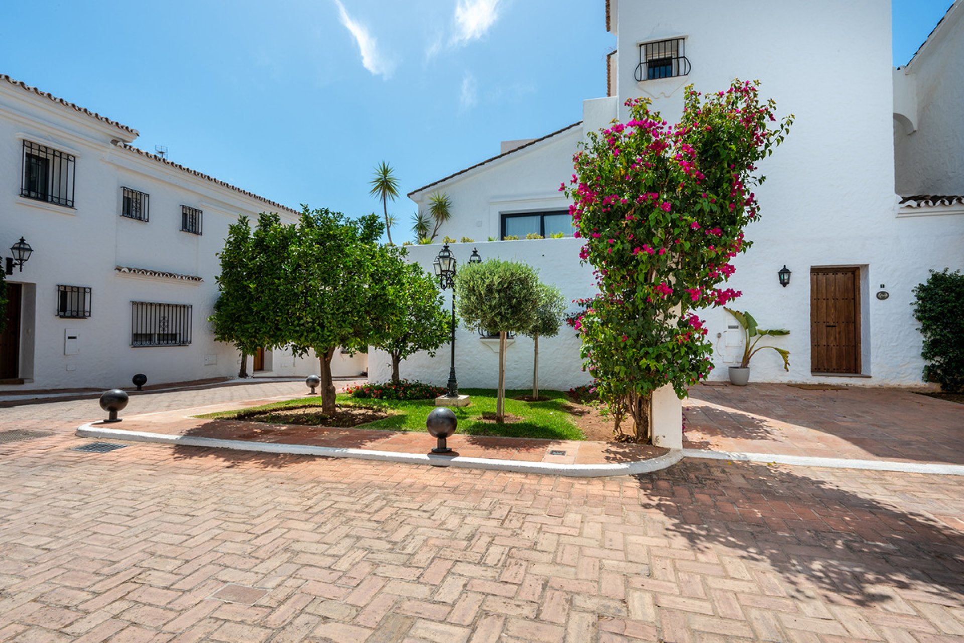 Resale - House - Townhouse - Marbella