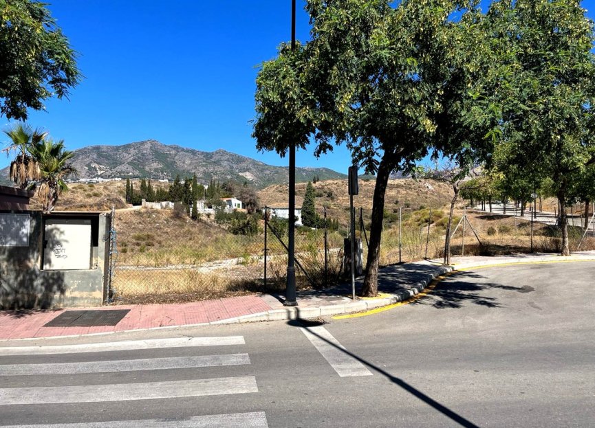 Resale - Plot - Commercial Plot - Fuengirola - Fuengirola Centro