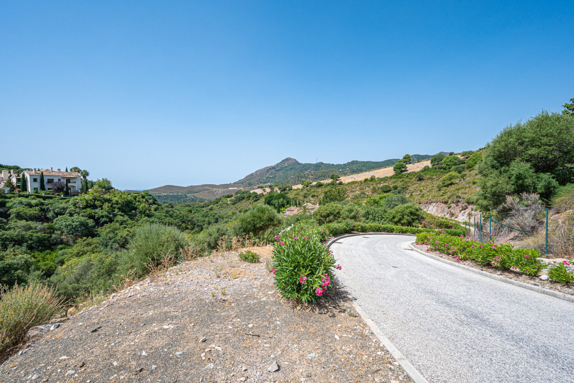 Resale - Plot - Land - Benahavís - La Zagaleta