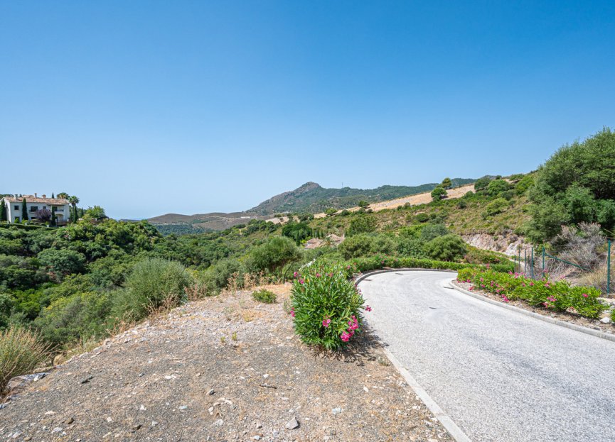 Resale - Plot - Land - Benahavís - La Zagaleta