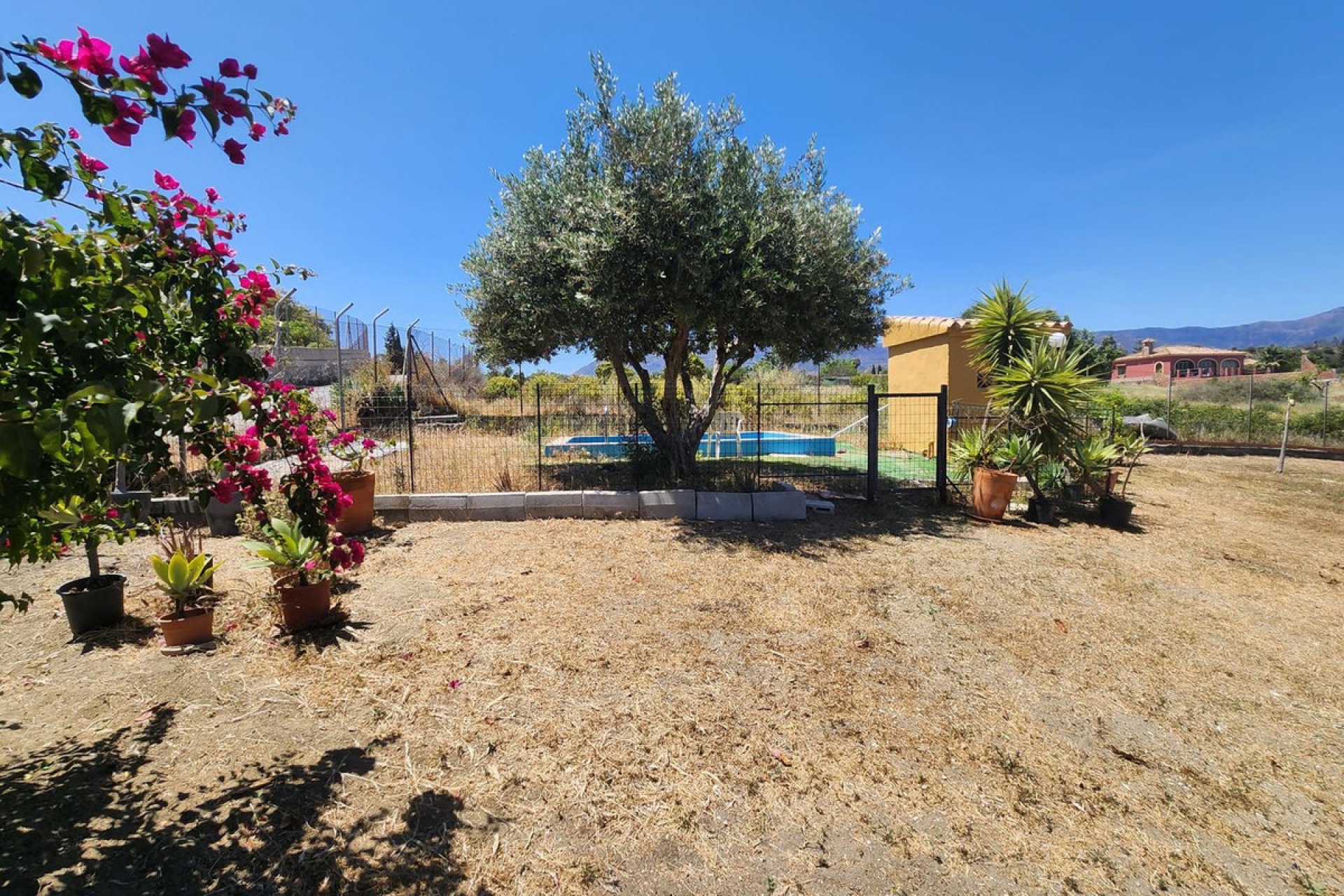 Resale - Plot - Land - Estepona - Estepona Centro