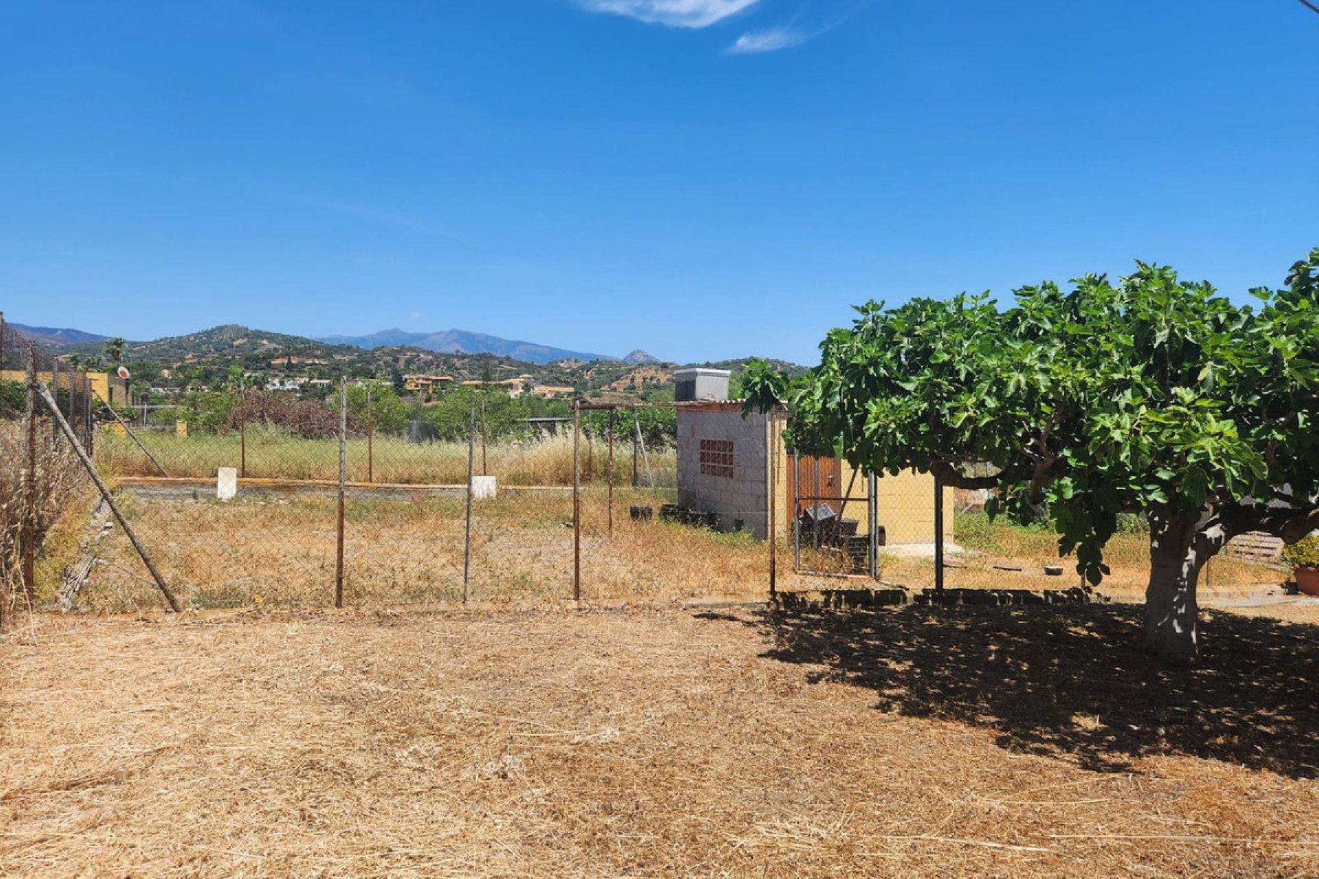 Resale - Plot - Land - Estepona - Estepona Centro