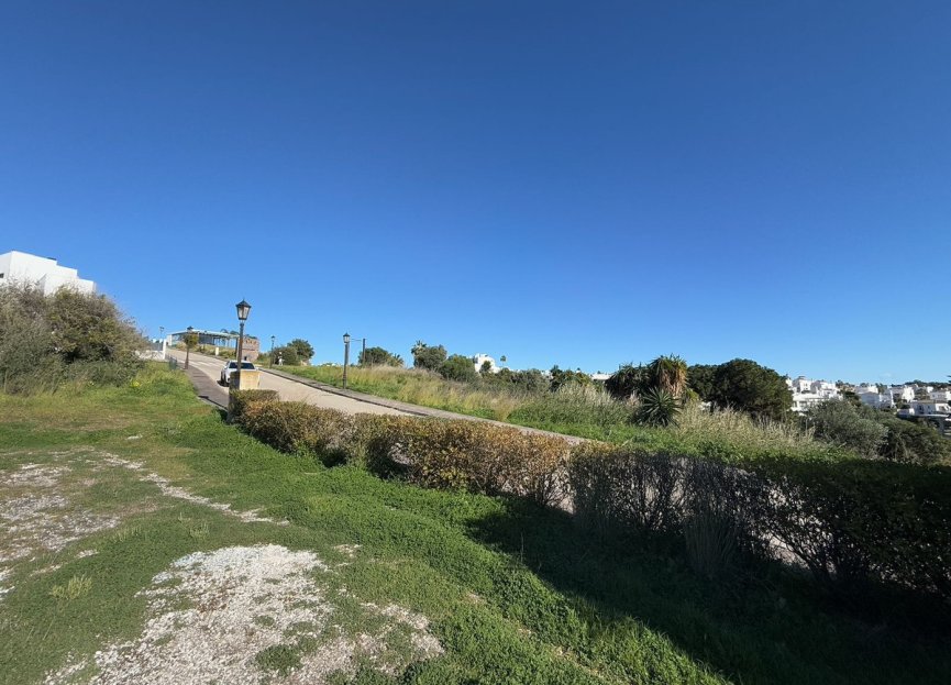 Resale - Plot - Land - Estepona - Estepona Centro