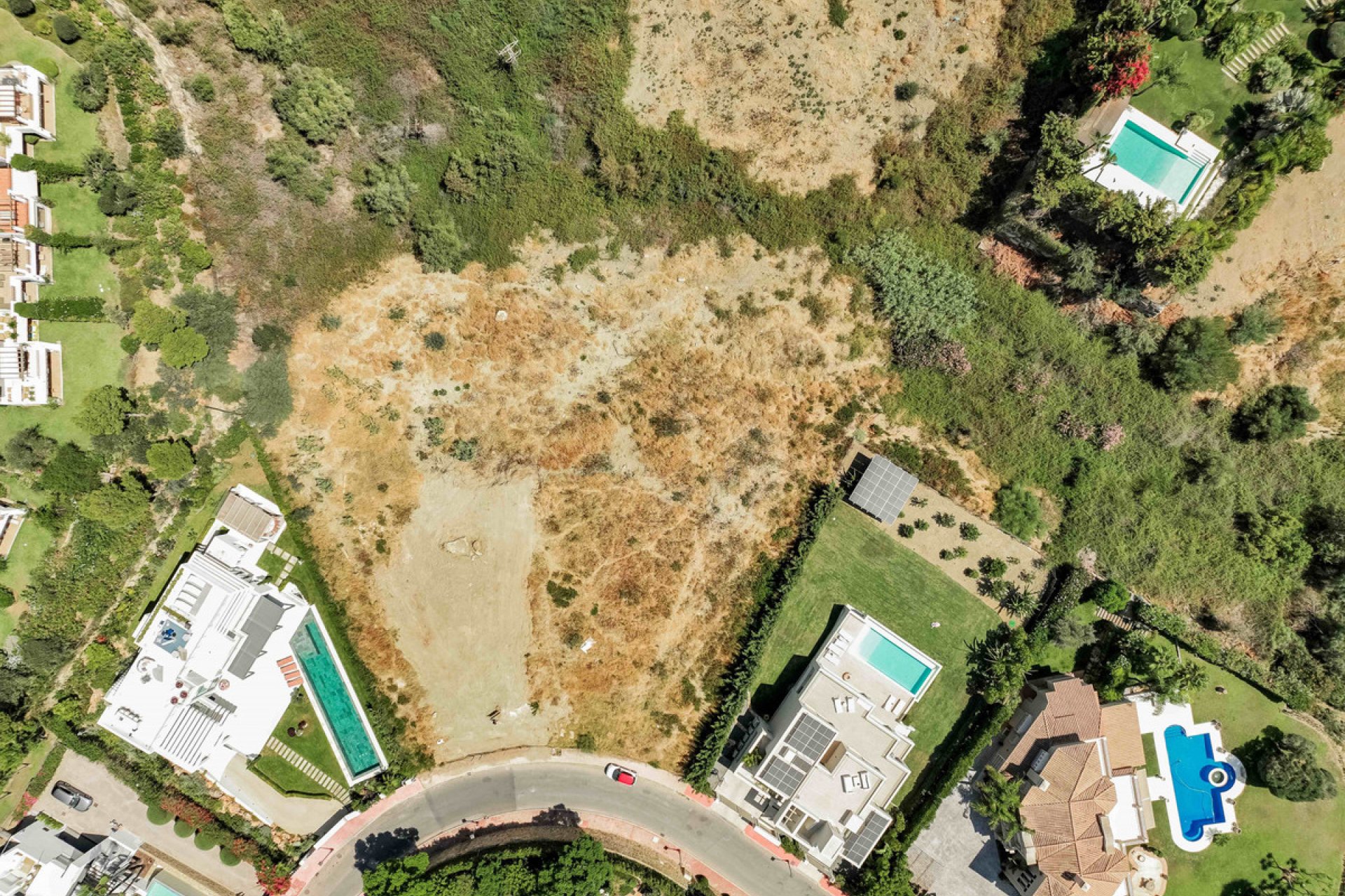 Resale - Plot - Land - Marbella - Nueva Andalucia