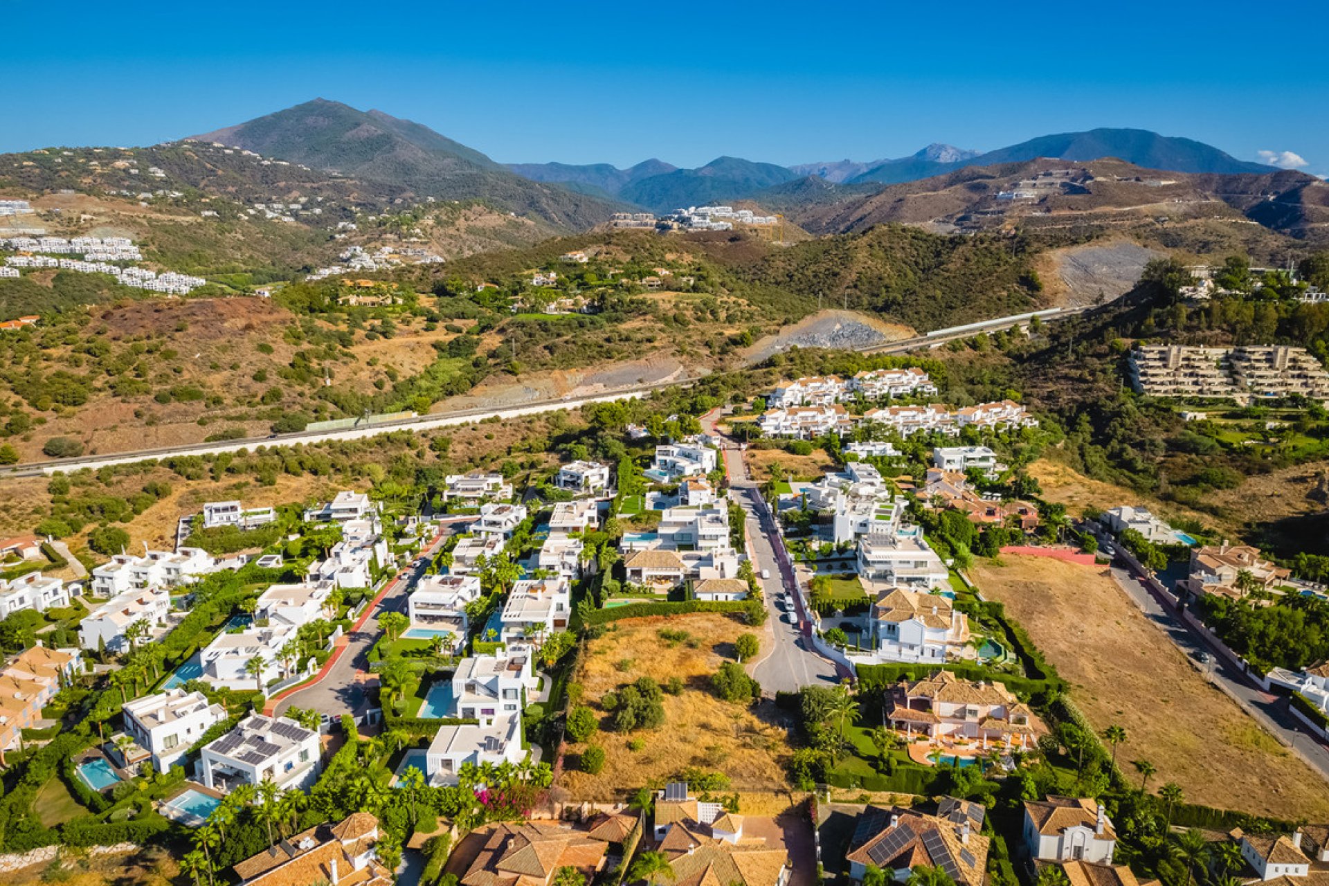 Resale - Plot - Land - Marbella - Nueva Andalucia