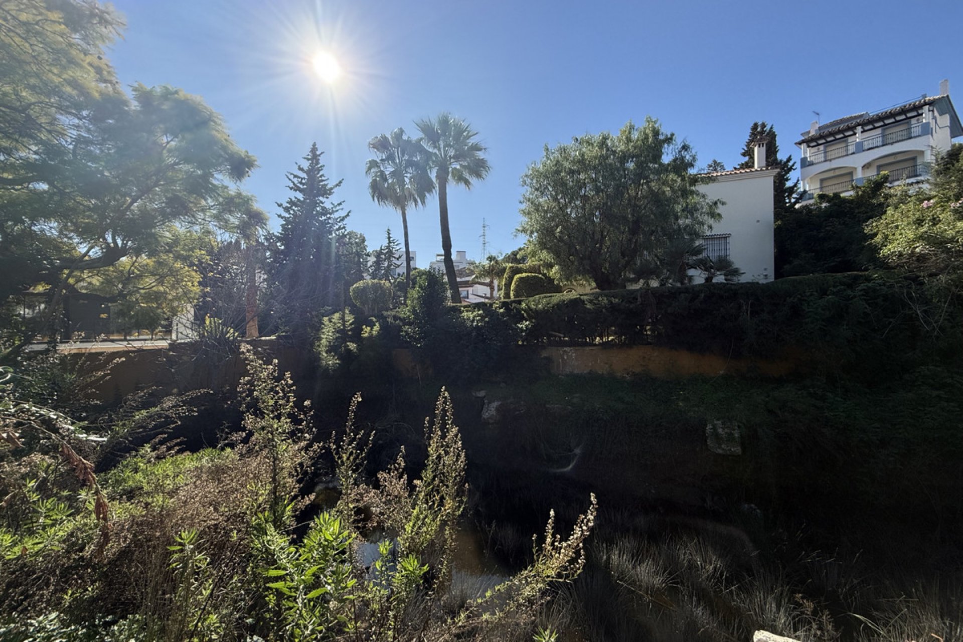 Resale - Plot - Land - Marbella - Nueva Andalucia