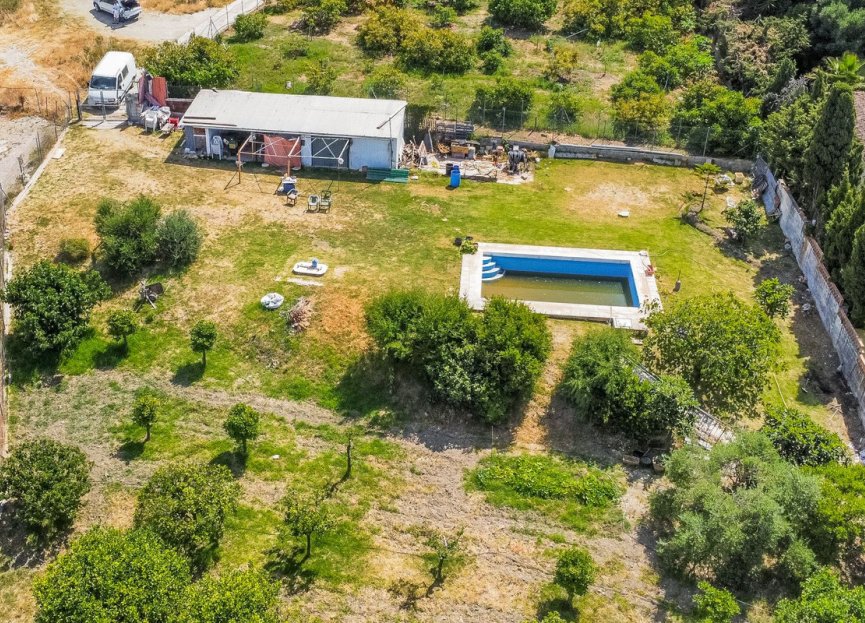 Resale - Plot - Land with Ruin - Estepona - Estepona Centro