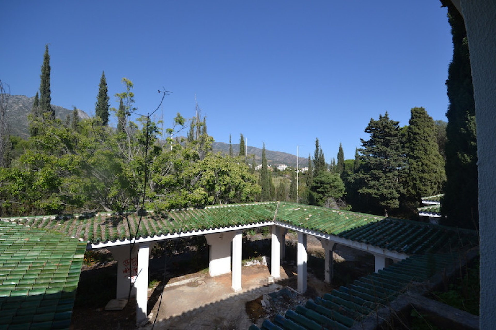 Resale - Plot - Land with Ruin - Marbella - Nagüeles