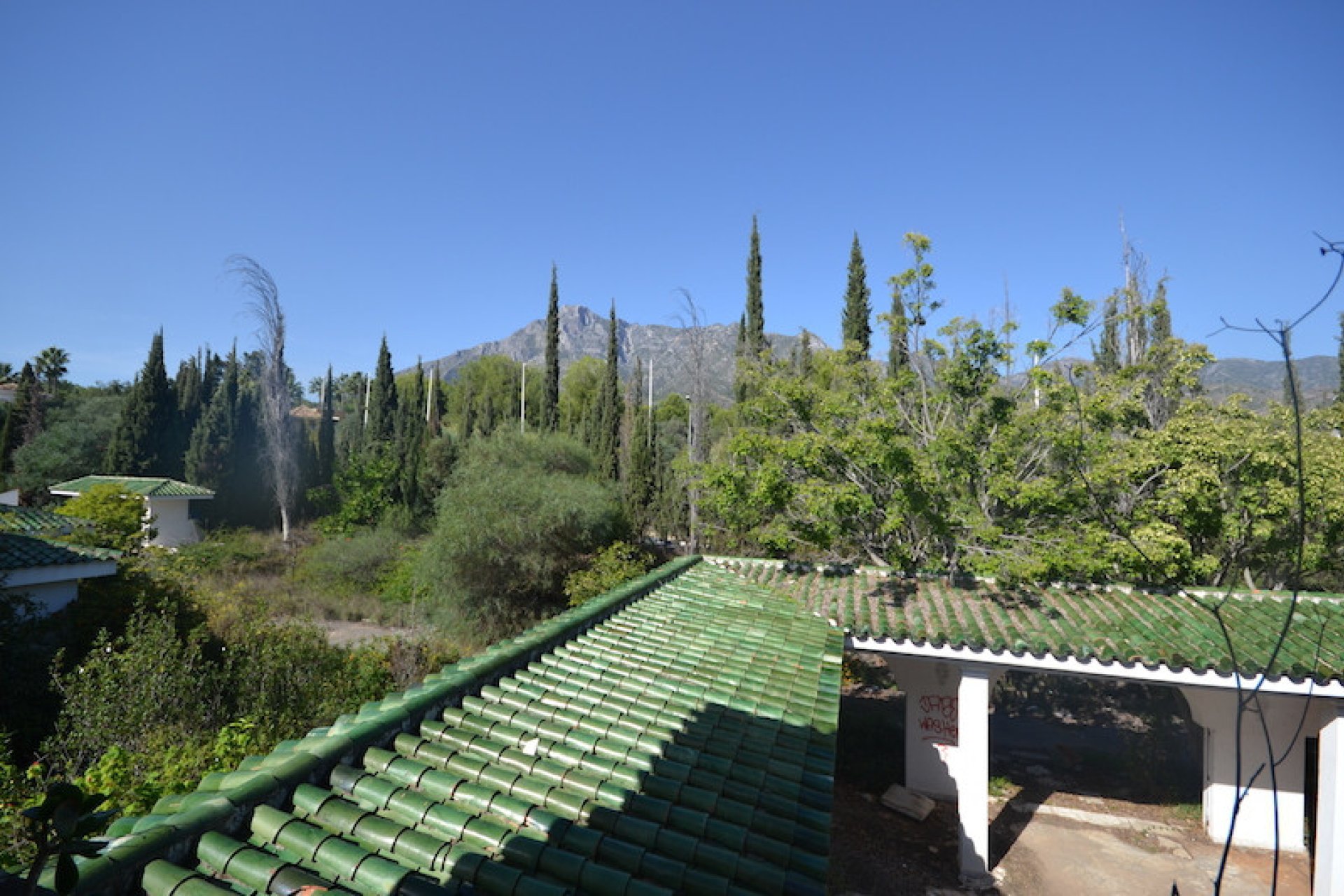 Resale - Plot - Land with Ruin - Marbella - Nagüeles