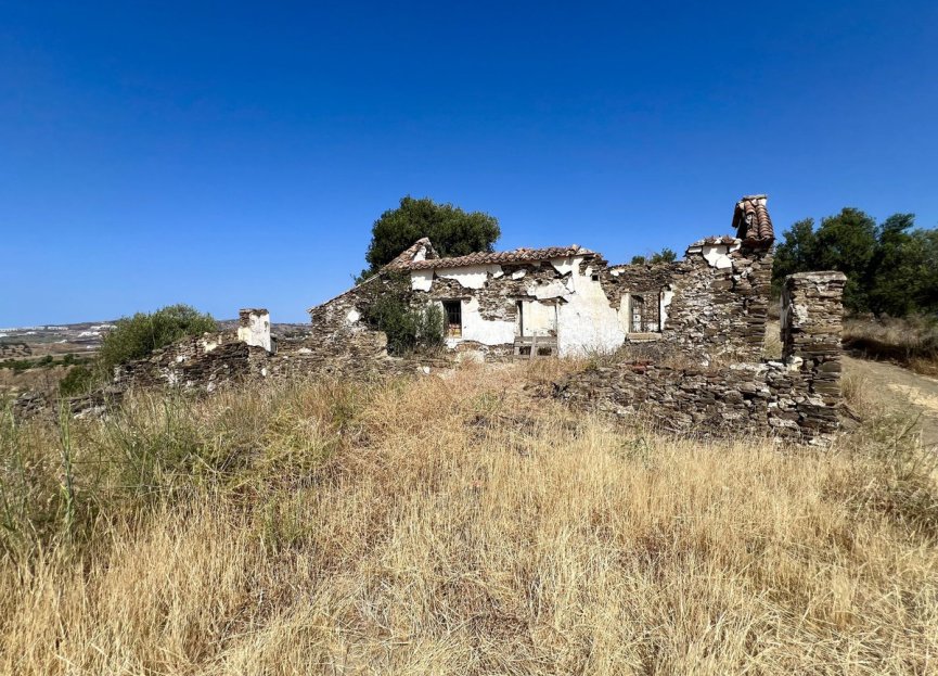 Resale - Plot - Land with Ruin - Mijas - La Cala