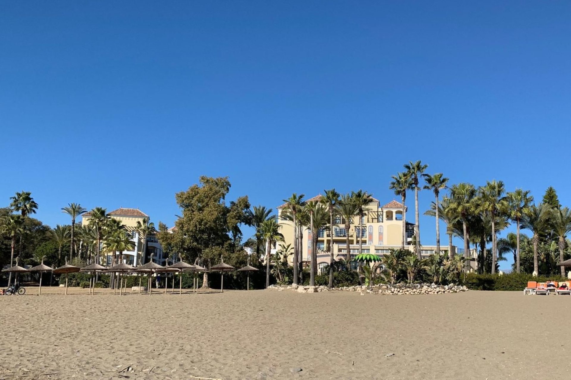 Resale - Plot - Residential Plot - Estepona - Atalaya