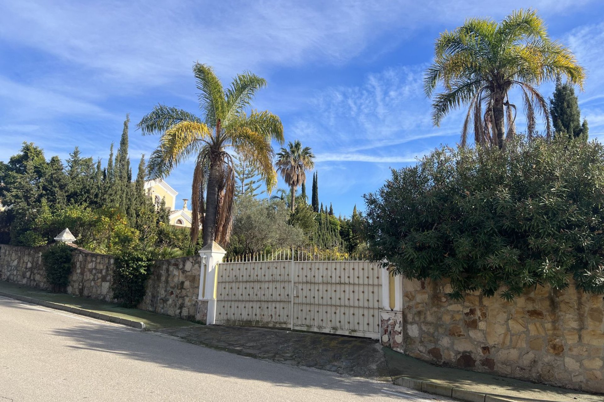 Resale - Plot - Residential Plot - Estepona - Bel Air