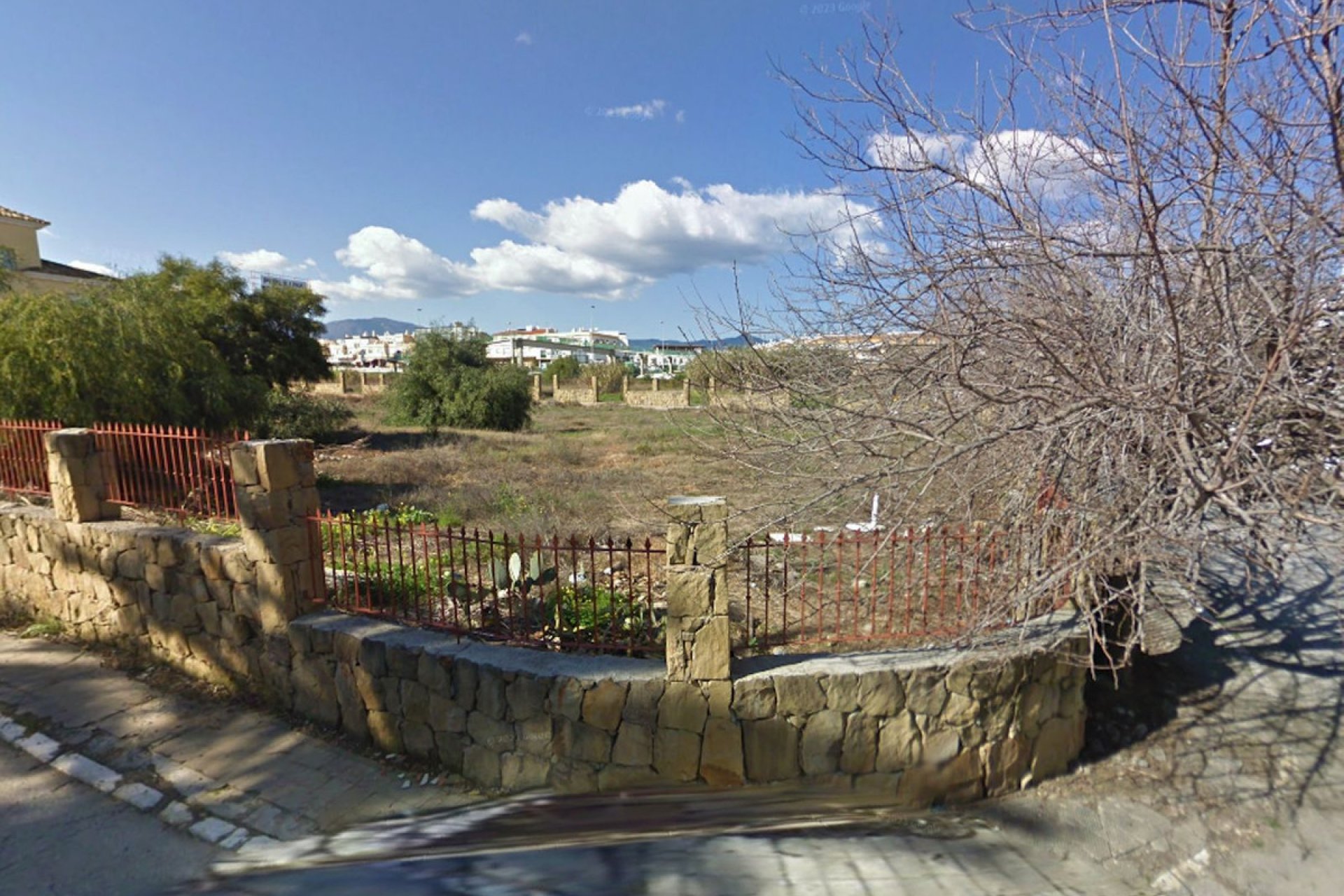 Resale - Plot - Residential Plot - Estepona - Costalita