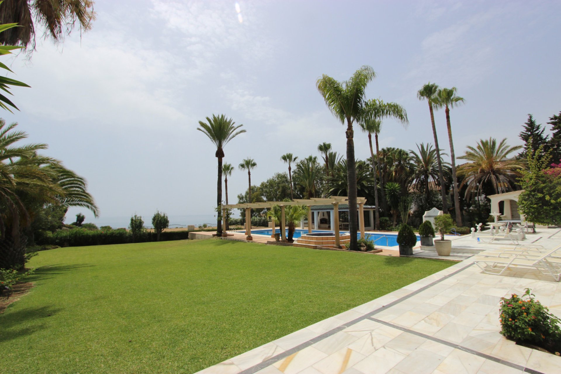 Resale - Plot - Residential Plot - Estepona - Estepona Centro