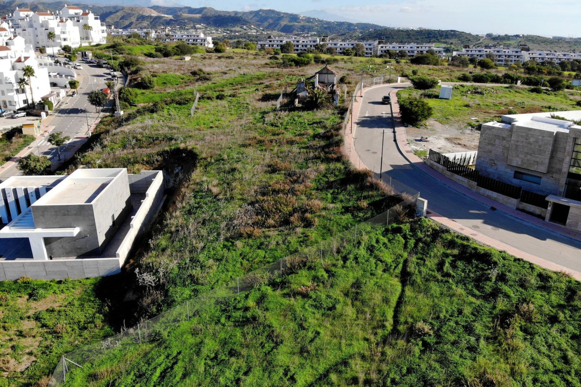 Resale - Plot - Residential Plot - Estepona - Valle Romano