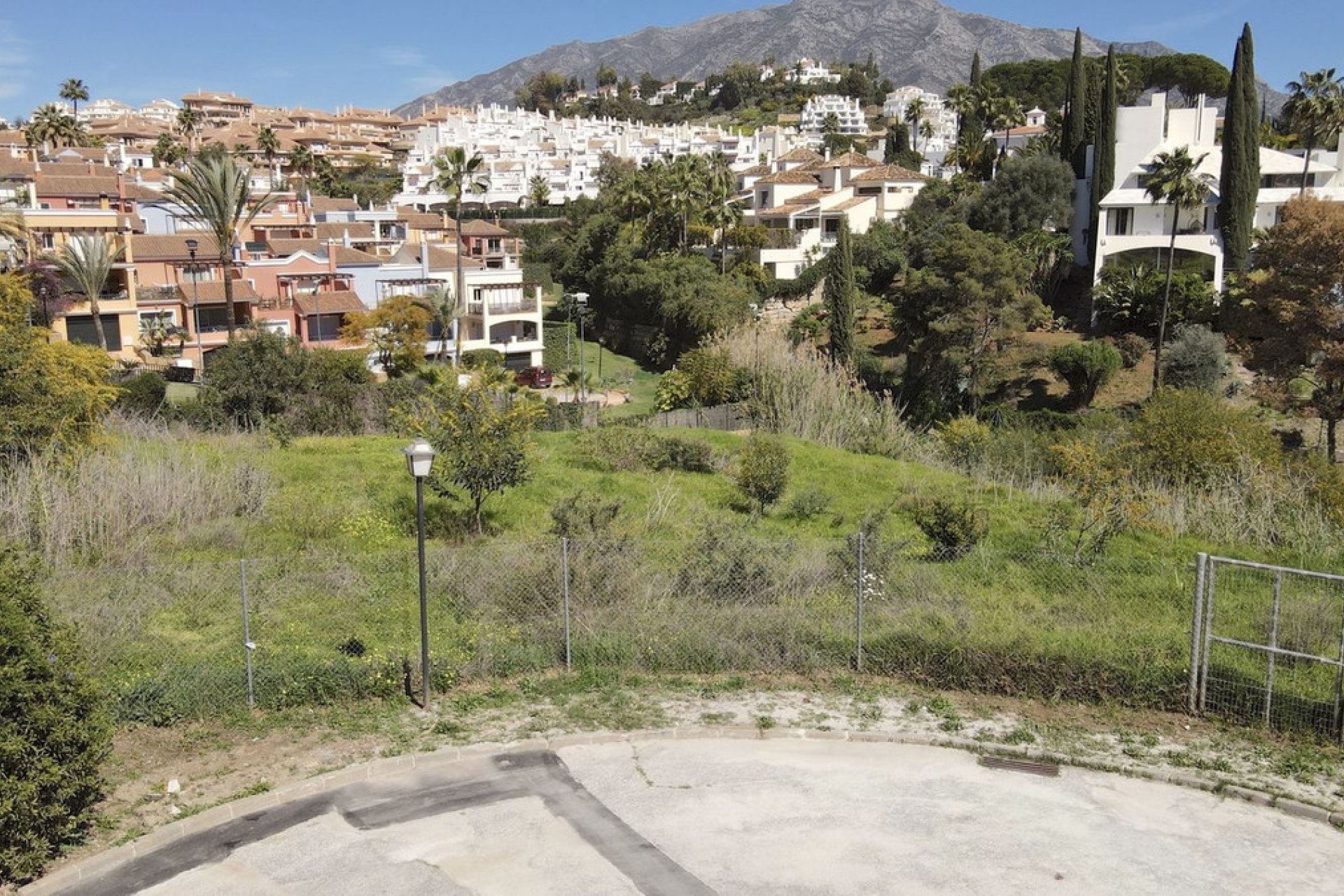 Resale - Plot - Residential Plot - Marbella - Nueva Andalucia