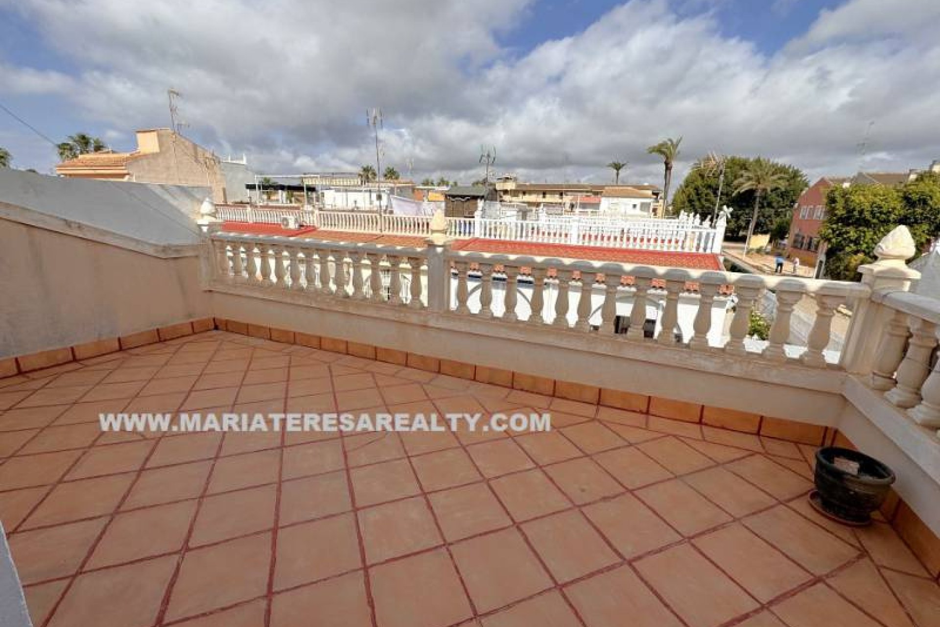 Resale - Townhouse - Los Narejos - Urb. Oasis