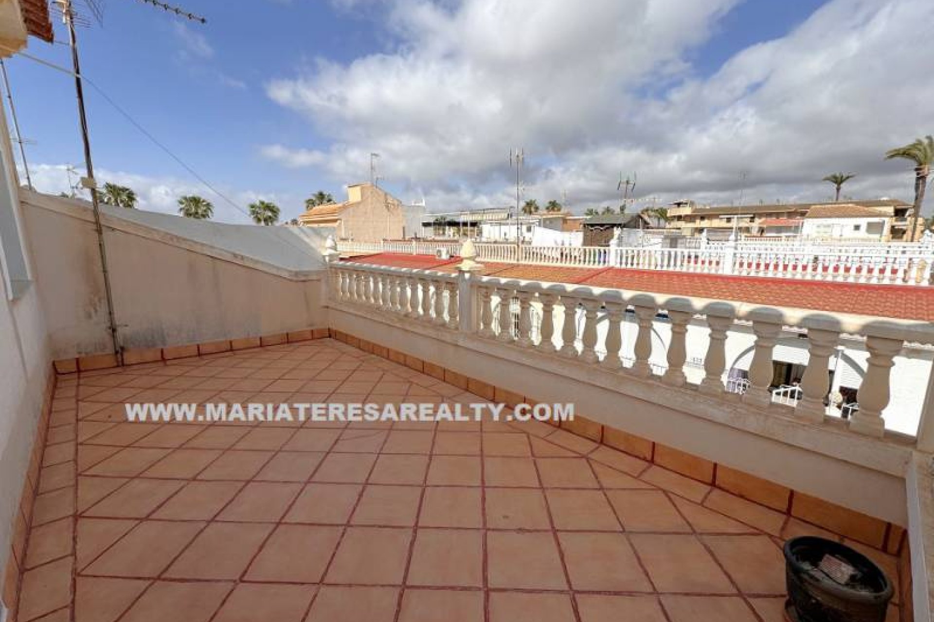 Resale - Townhouse - Los Narejos - Urb. Oasis