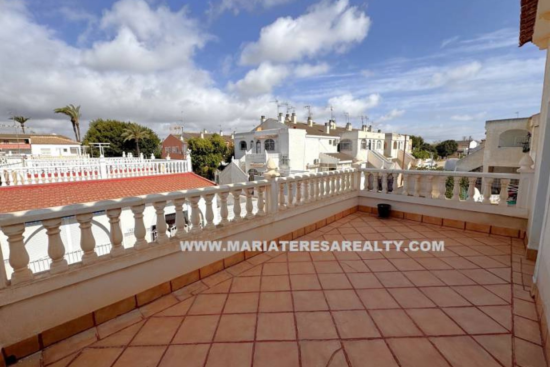 Resale - Townhouse - Los Narejos - Urb. Oasis